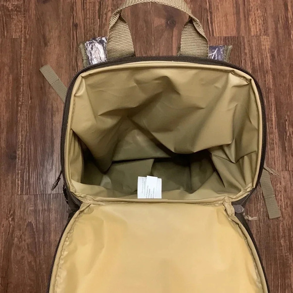 Igloo 30 Can Gizmo Backpack Cooler RealTree Insulated New - Picture 7 of 13